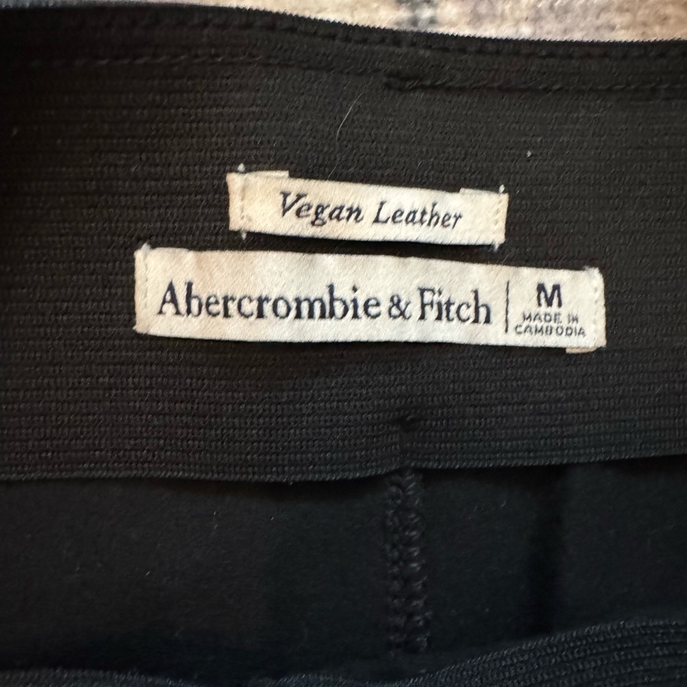 Abercrombie & Fitch Split-Hem Vegan Leather Slim Flare Pant Black sz M - Picture 5 of 7